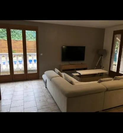 Magnifique De Piscine Et Bbq Proche Cassis, La Ciotat, Circuit Castellet *